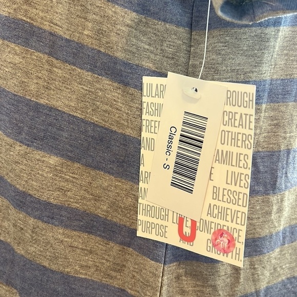 NEW LulaRoe Classic T Shirt  Womens Size S Multicolor Stretch - Picture 5 of 9